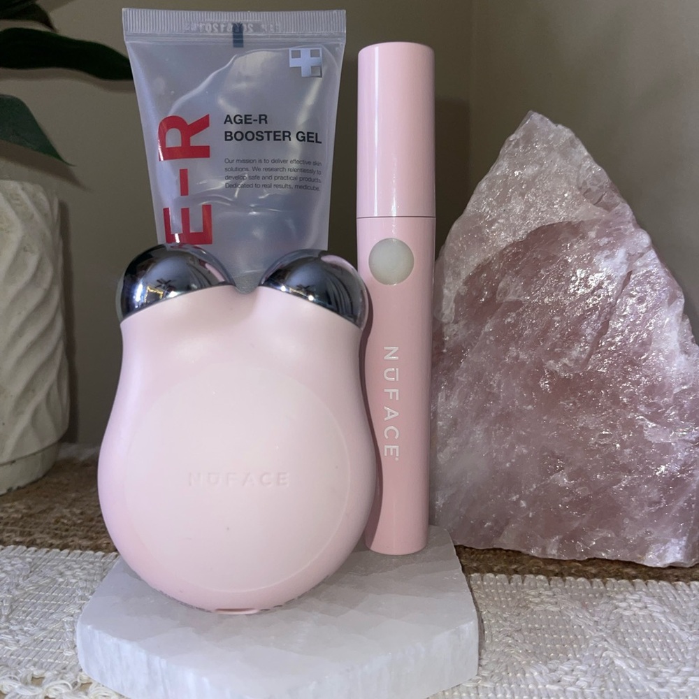 NuFACE Pink Microcurrent Toning Device Set with Booster Gel